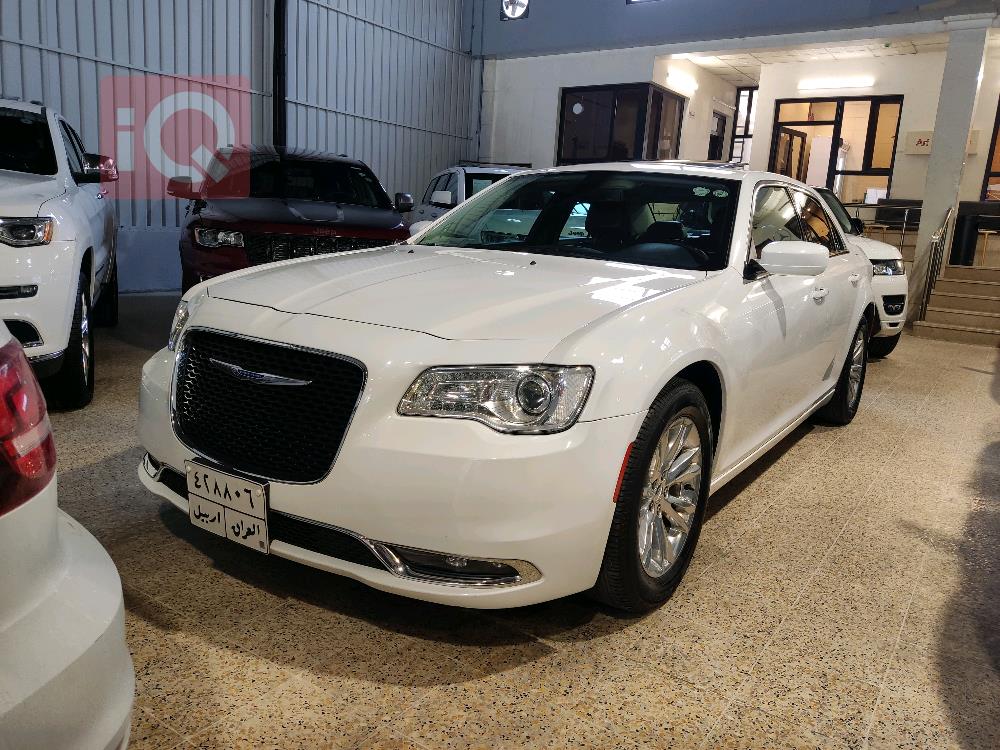 کرایسلەر 300